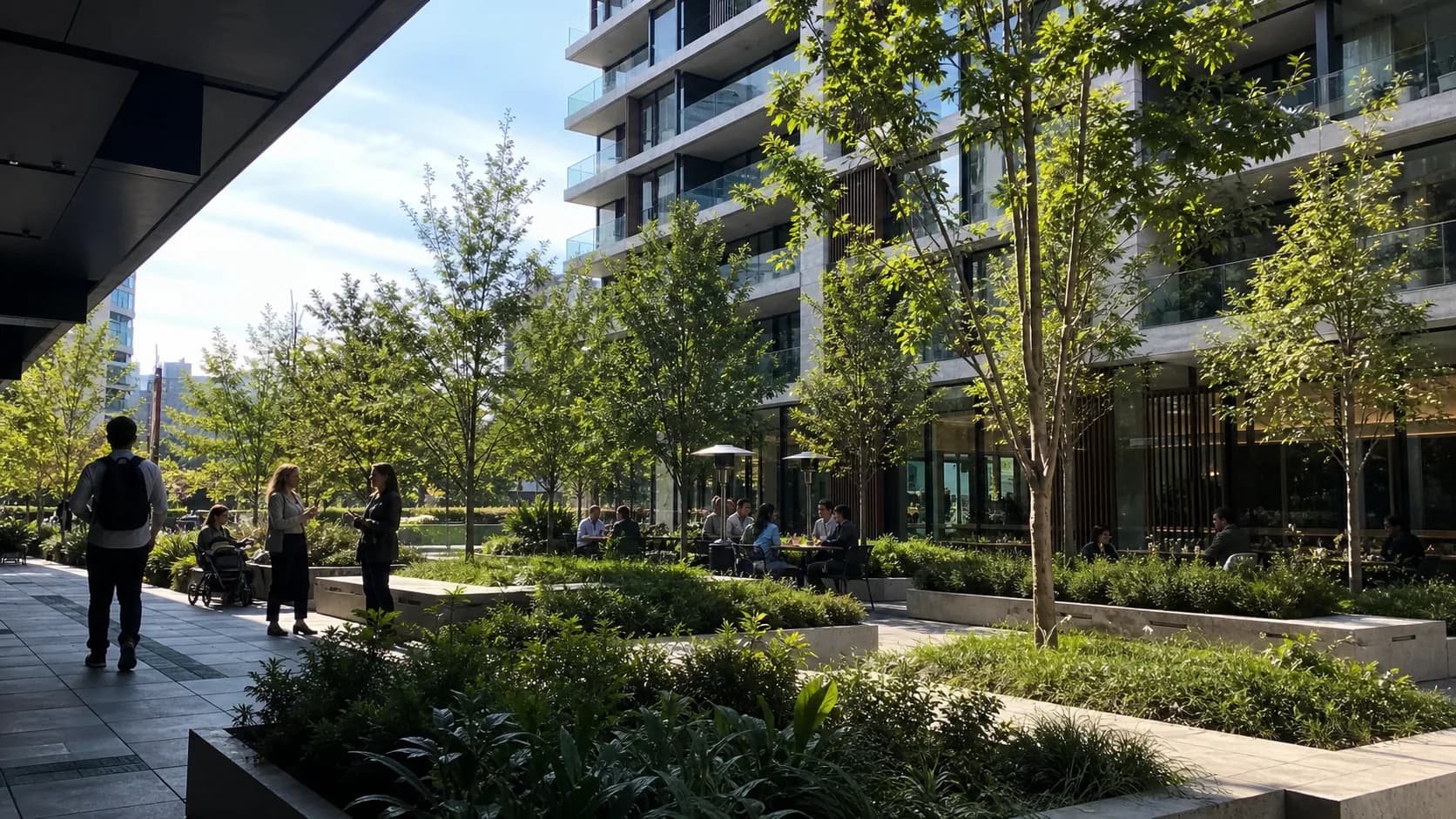 Vista urbana de Vitacura con torre residencial contemporánea